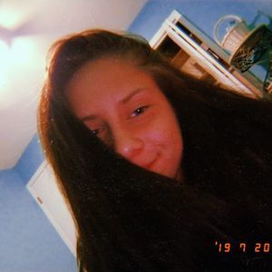 Meet your Posher, Chloe